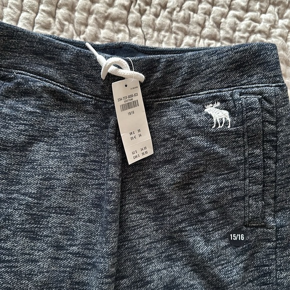 Abercrombie kids 2 pairs of sweat pants for boys s15/16 new with tags - Picture 2 of 4